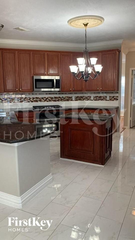 902 Rock Springs Dr - Photo 6 of 12