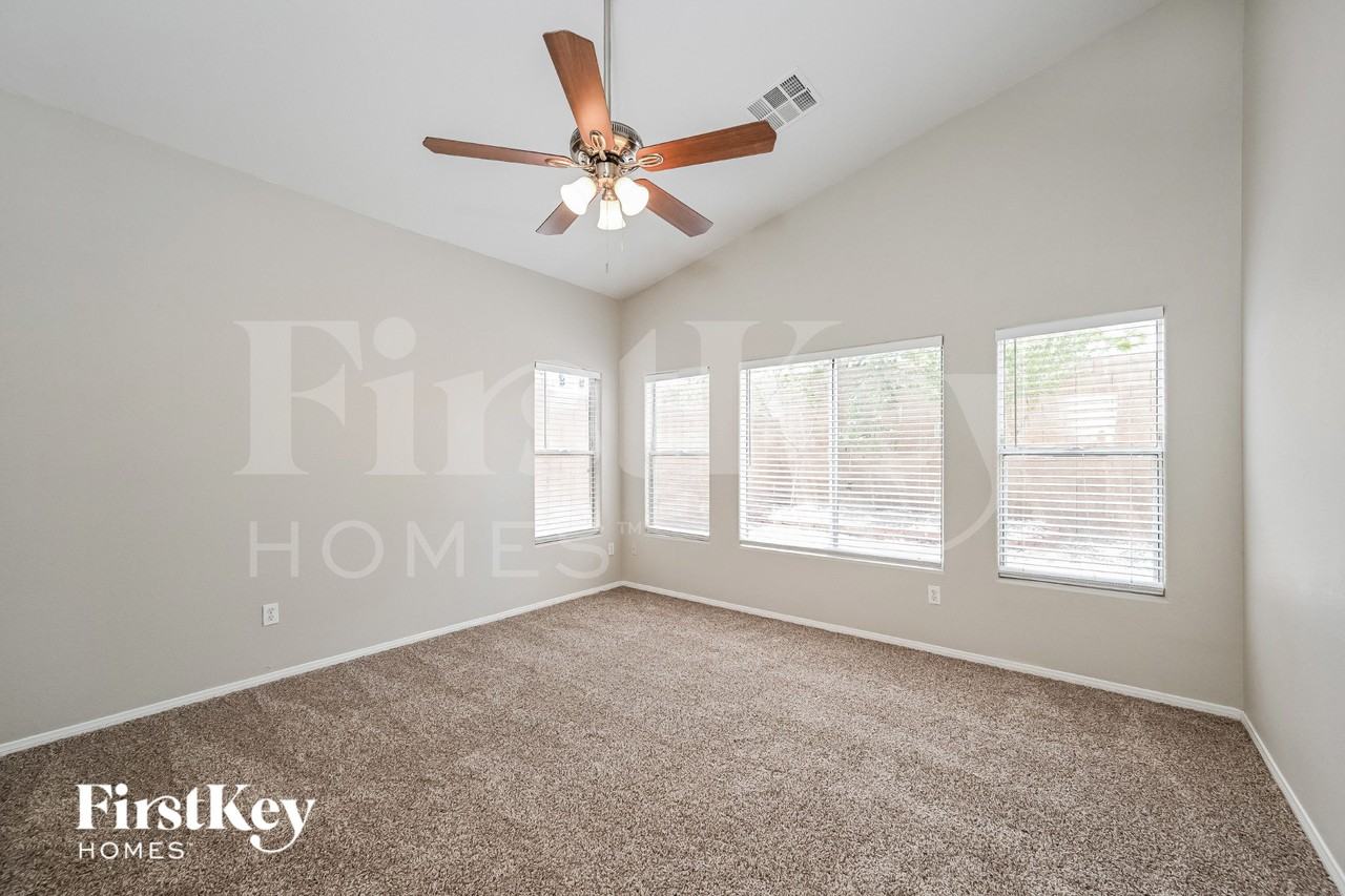 10831 Vestone St - Photo 7 of 15