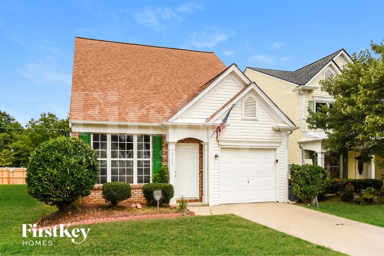 1743 Taynton Cir Nw - Photo 2 of 15