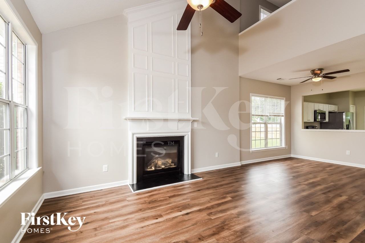 1743 Taynton Cir Nw - Photo 3 of 15