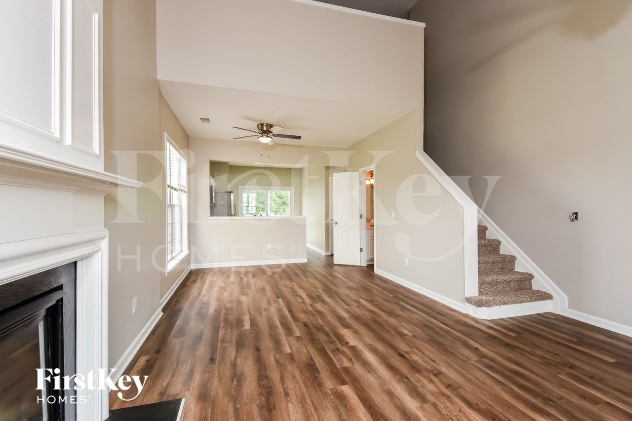 1743 Taynton Cir Nw - Photo 4 of 15