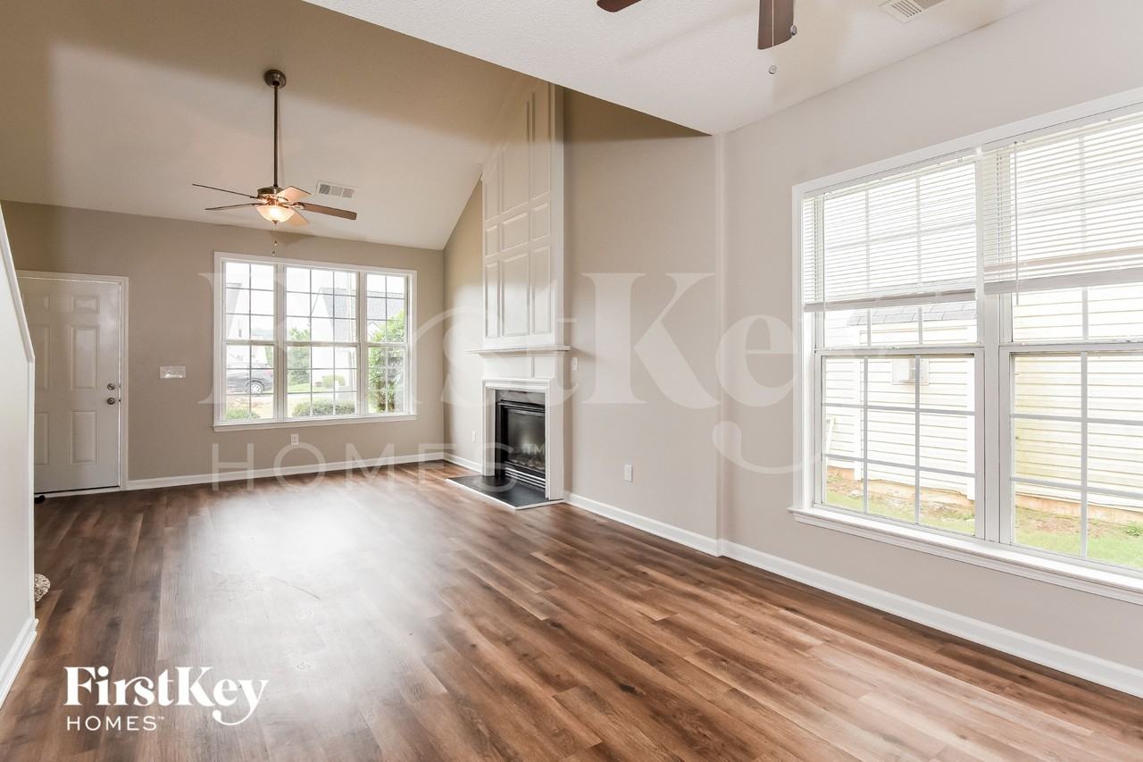 1743 Taynton Cir Nw - Photo 5 of 15