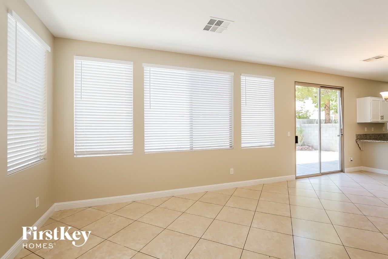 1828 W Hammer Ln - Photo 5 of 15