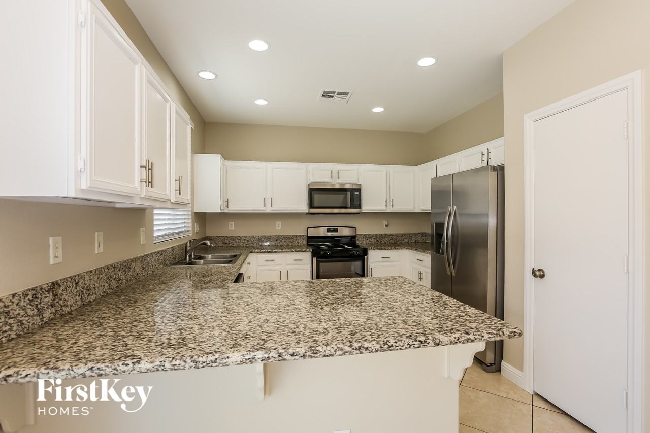 1828 W Hammer Ln - Photo 7 of 15