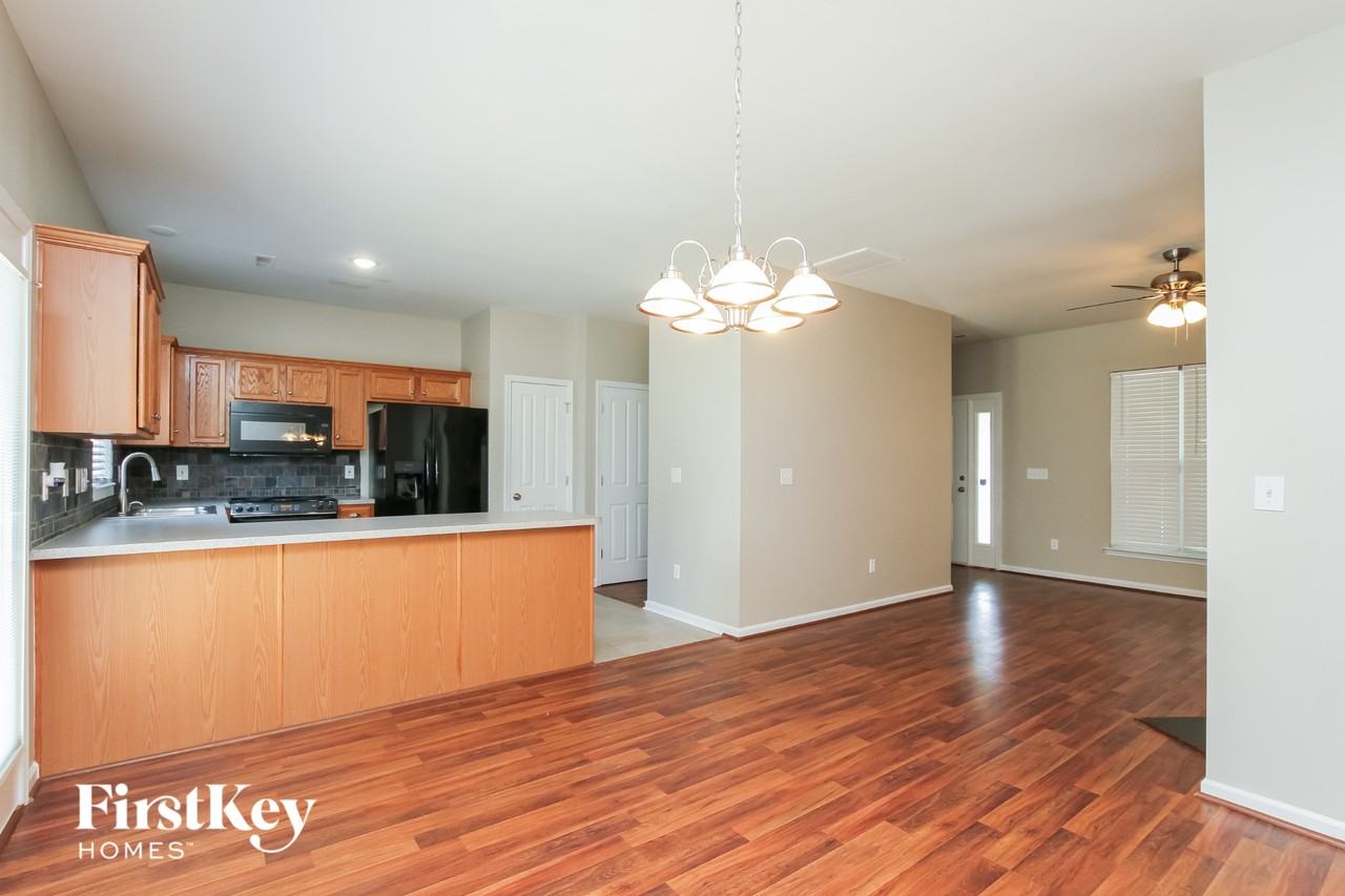 13612 Swinton Rd - Photo 5 of 15