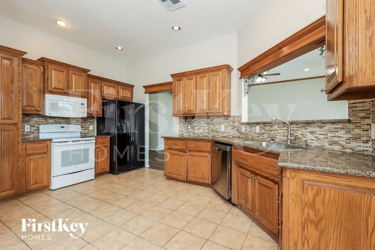 116 Sw 138th St - Photo 5 of 15