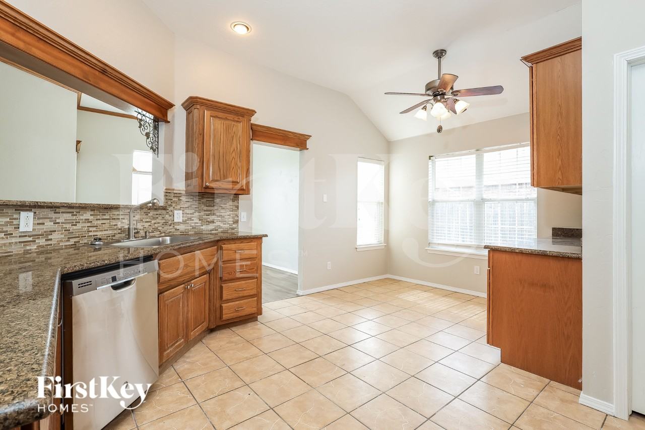 116 Sw 138th St - Photo 6 of 15