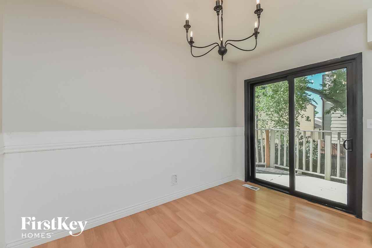 2273 Farnsworth Dr - Photo 4 of 15