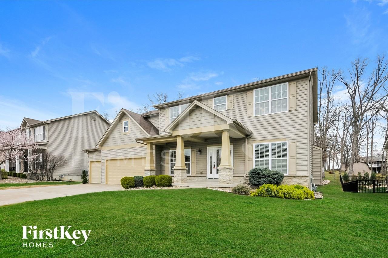 432 Parkview Manor Ln - Photo 2 of 14