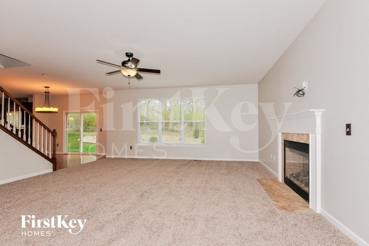 432 Parkview Manor Ln - Photo 3 of 14