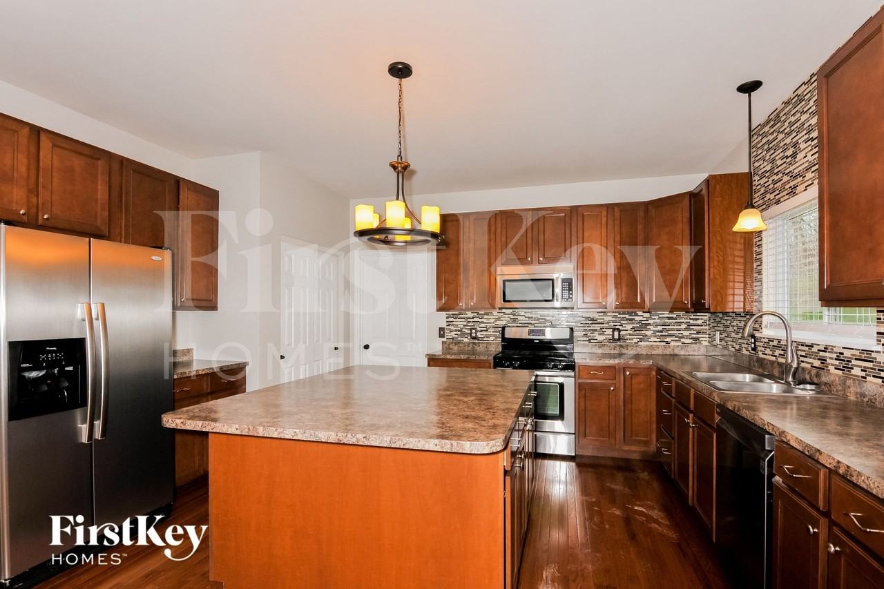 432 Parkview Manor Ln - Photo 6 of 14