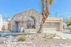 featured image of 3240 N Hill Farm Dr