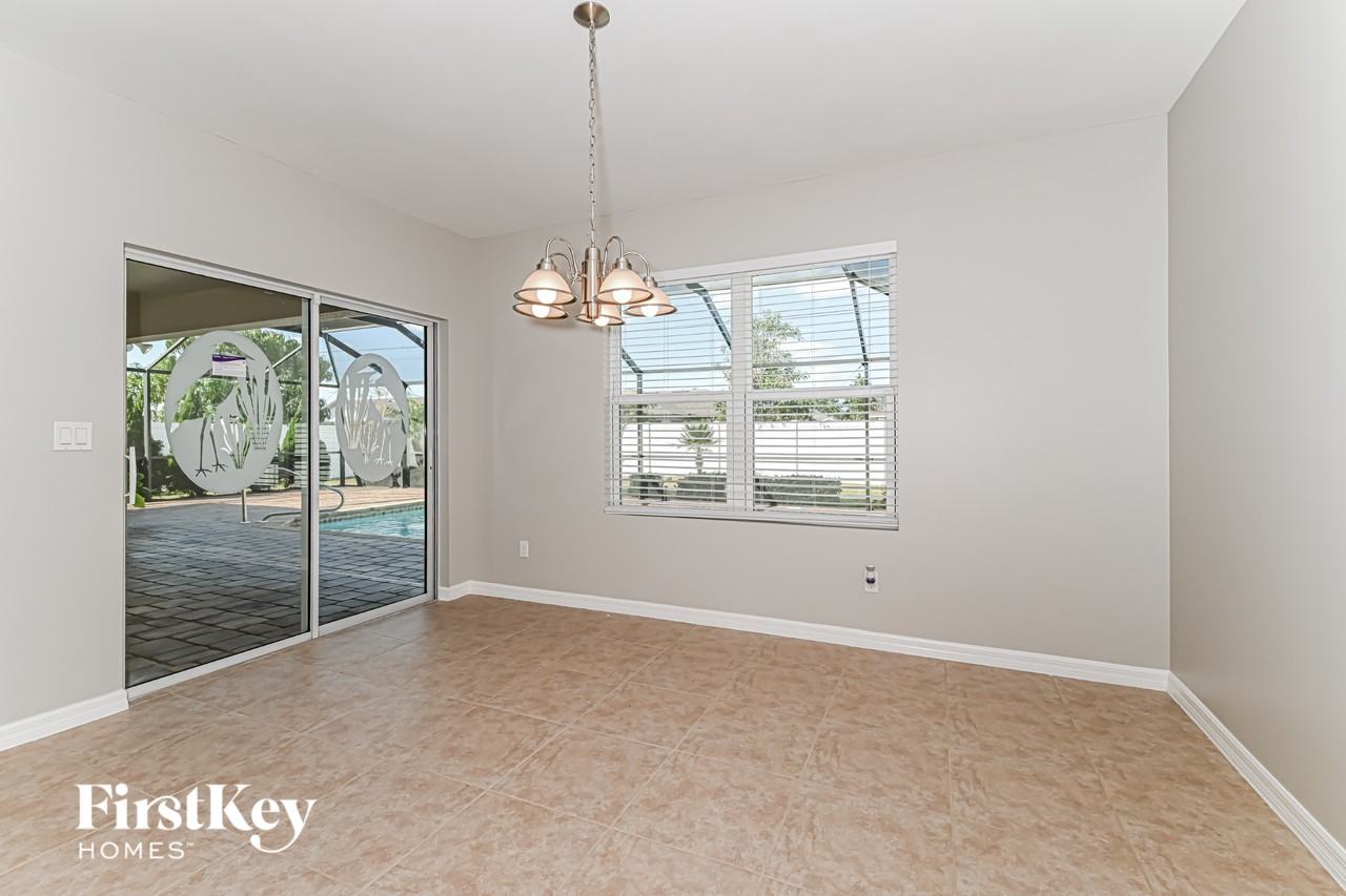 1716 Sw 1st Ave - Photo 4 of 15