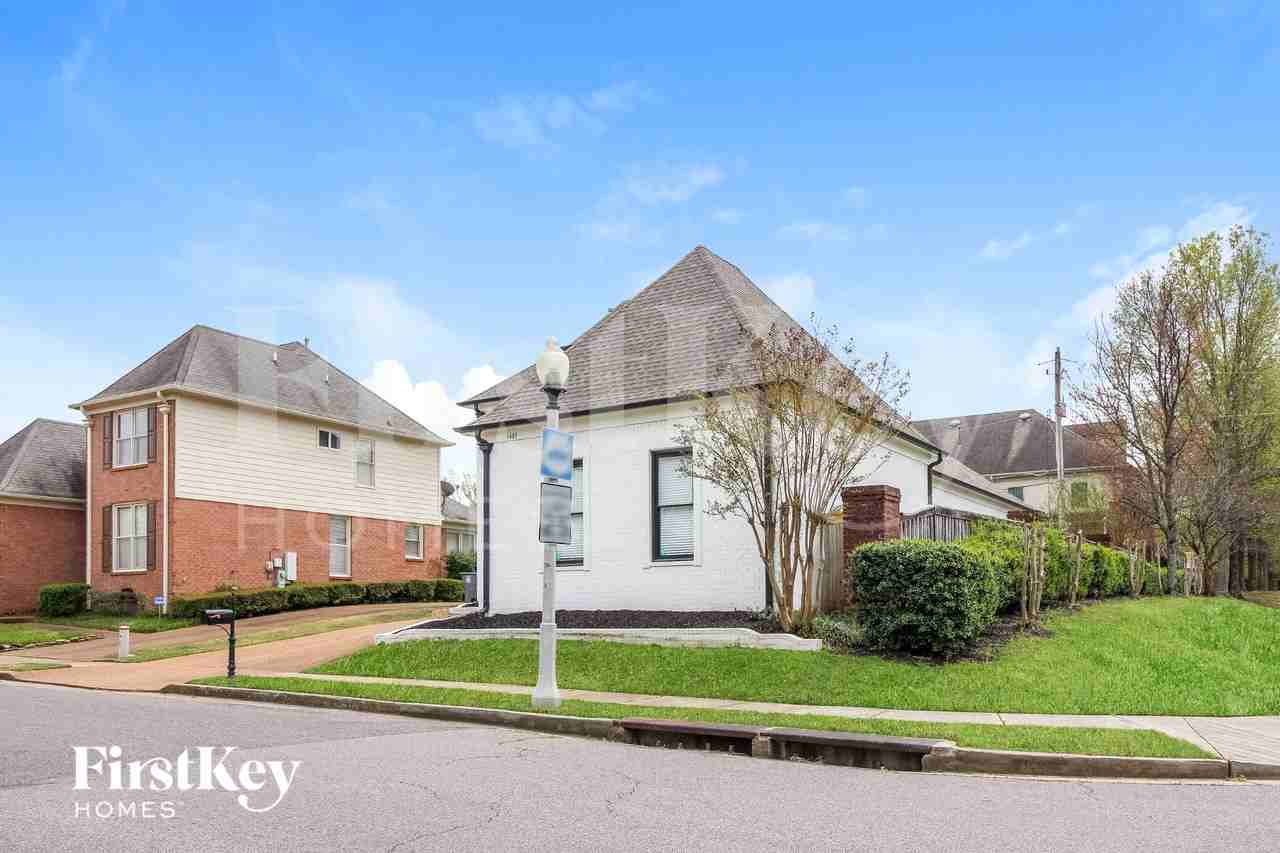 8485 Farley Ave - Photo 2 of 15