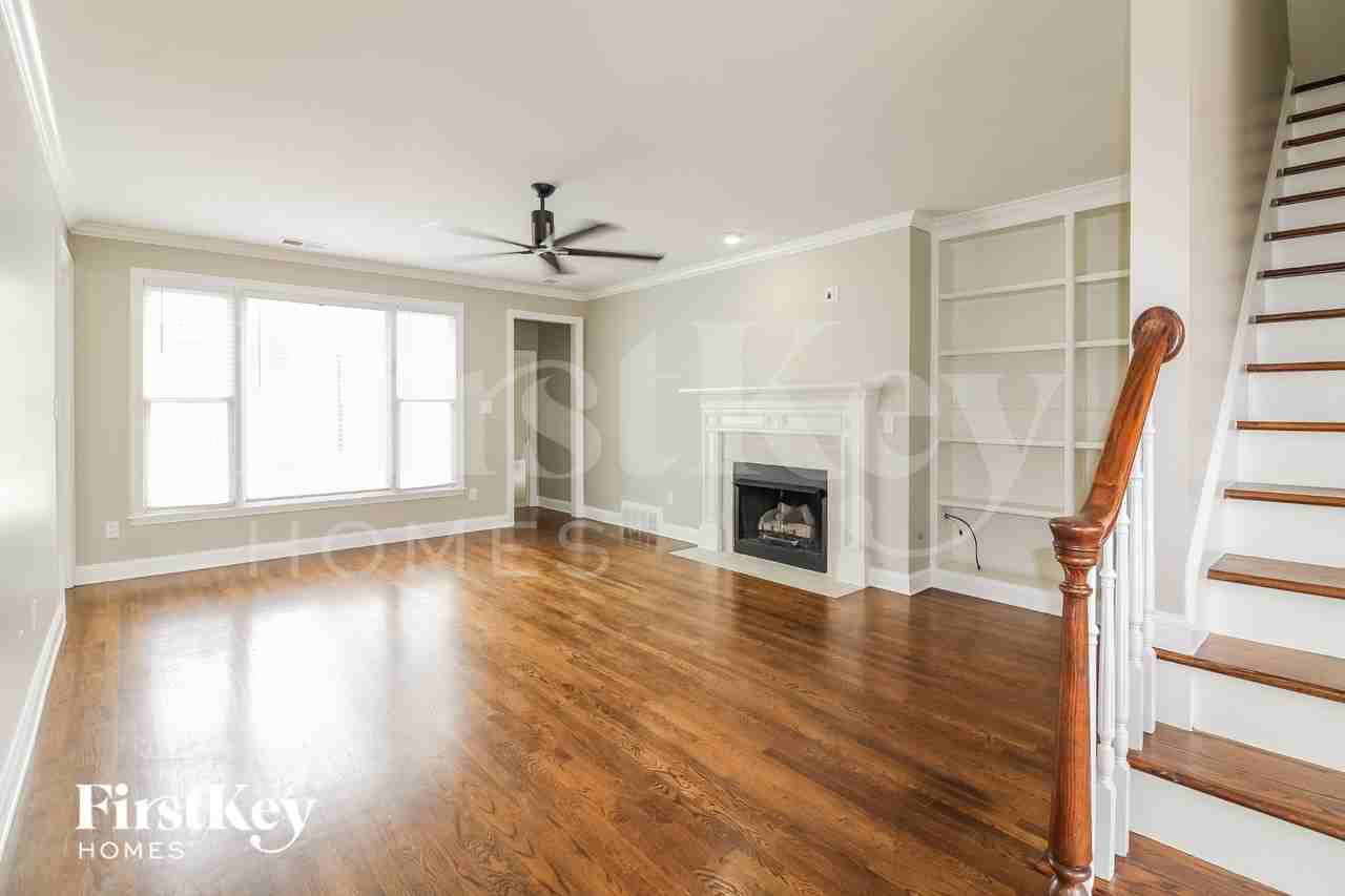 8485 Farley Ave - Photo 4 of 15