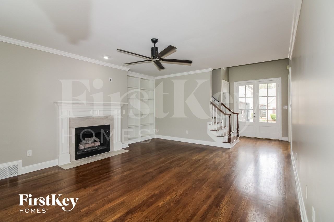 8485 Farley Ave - Photo 5 of 15