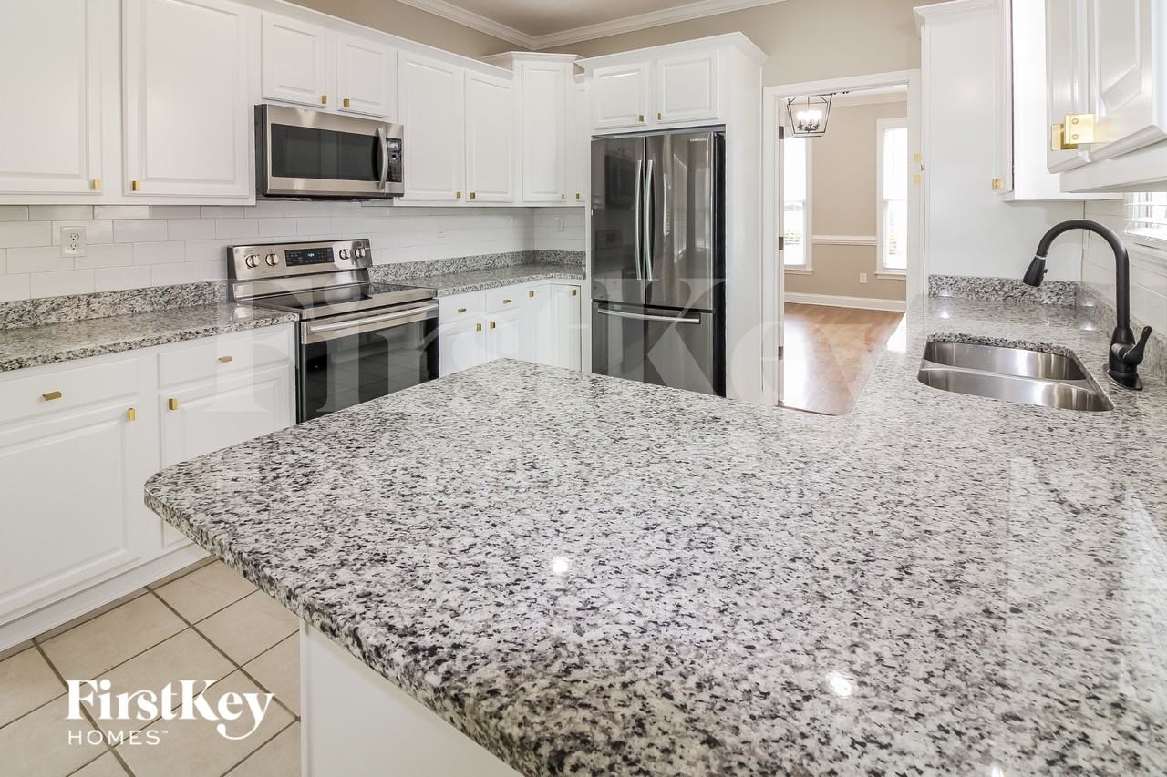 8485 Farley Ave - Photo 7 of 15