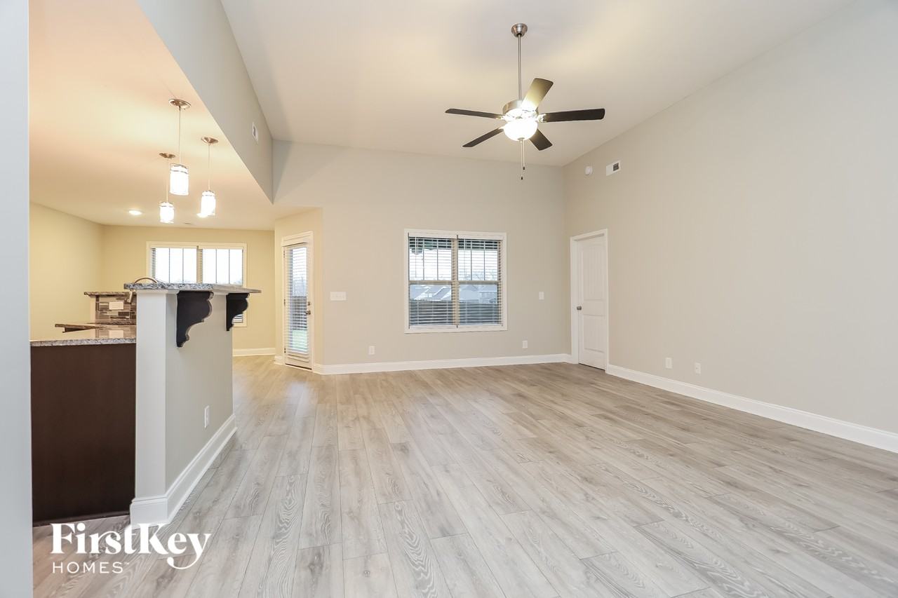 1199 Eagles Nest Ln - Photo 4 of 15