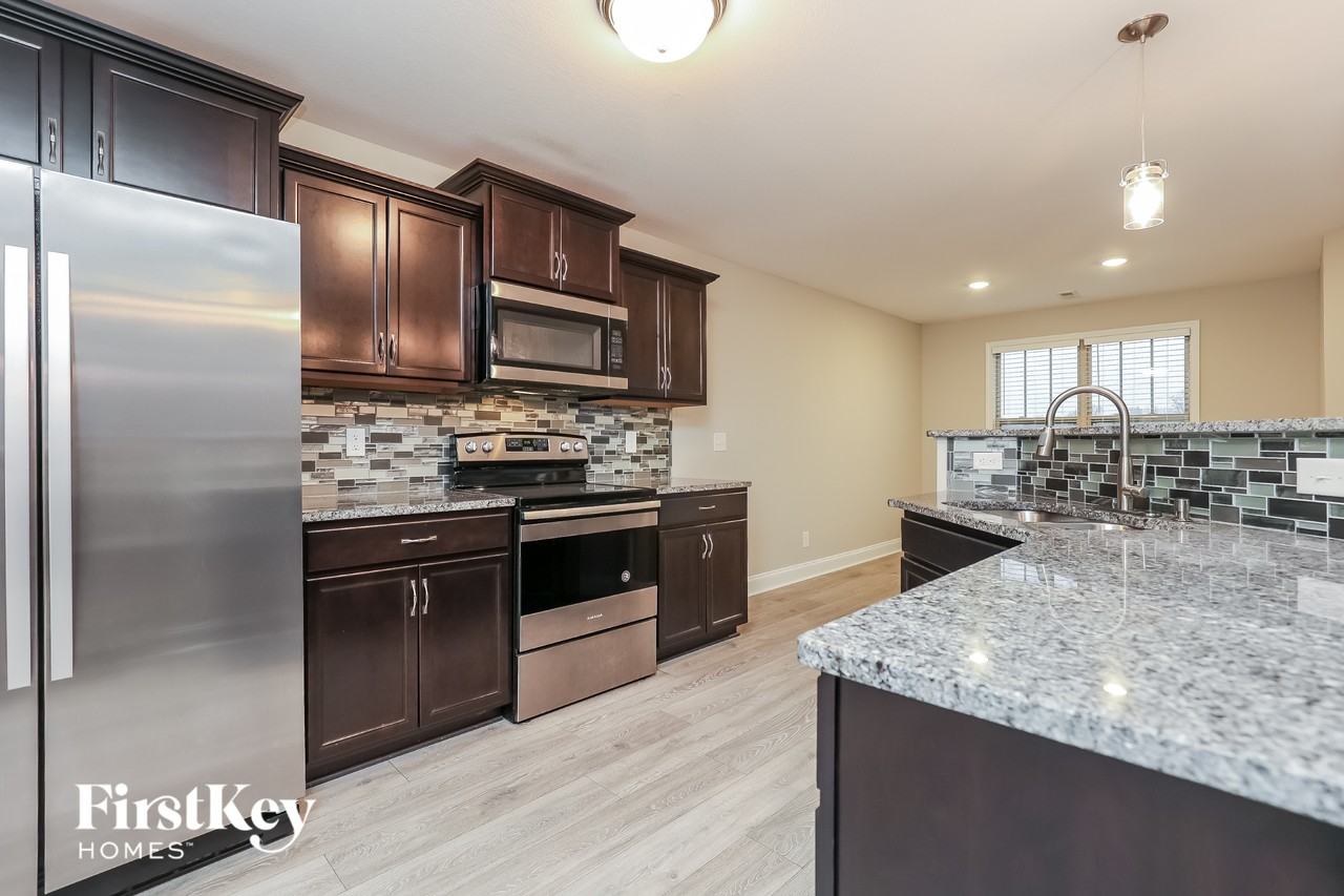 1199 Eagles Nest Ln - Photo 5 of 15