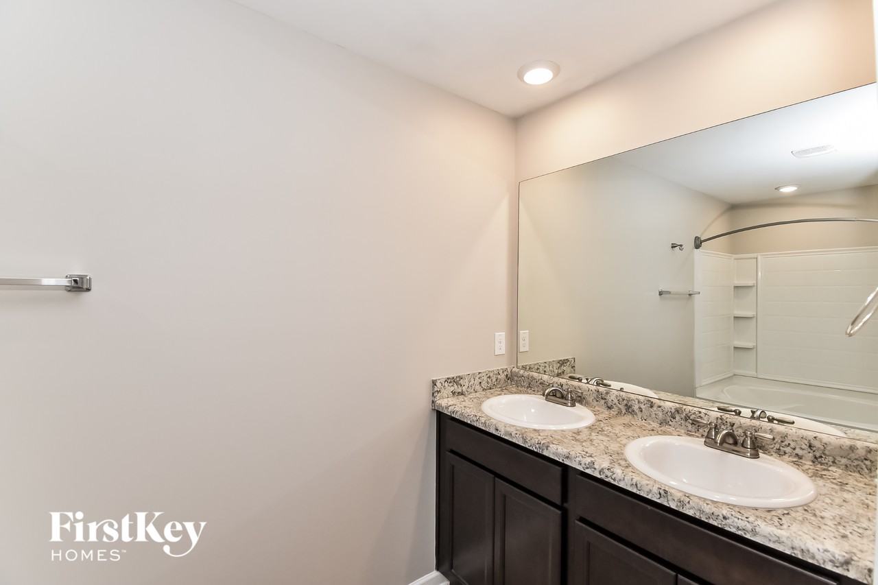 3006 Chris Cir - Photo 6 of 12