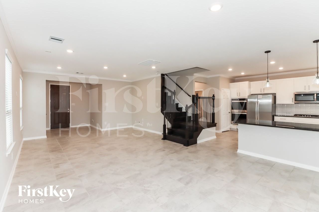 16550 Bouldgreen St - Photo 3 of 15