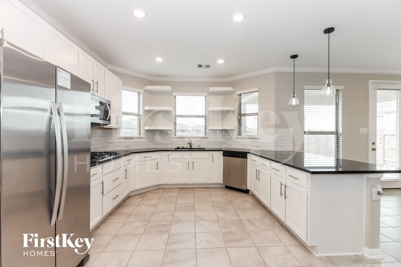 16550 Bouldgreen St - Photo 5 of 15