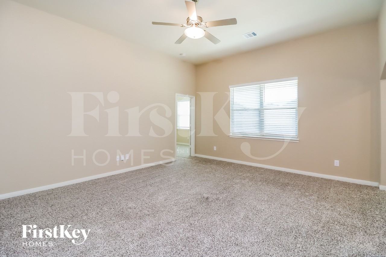 7500 Pleasant Oaks Dr - Photo 4 of 16