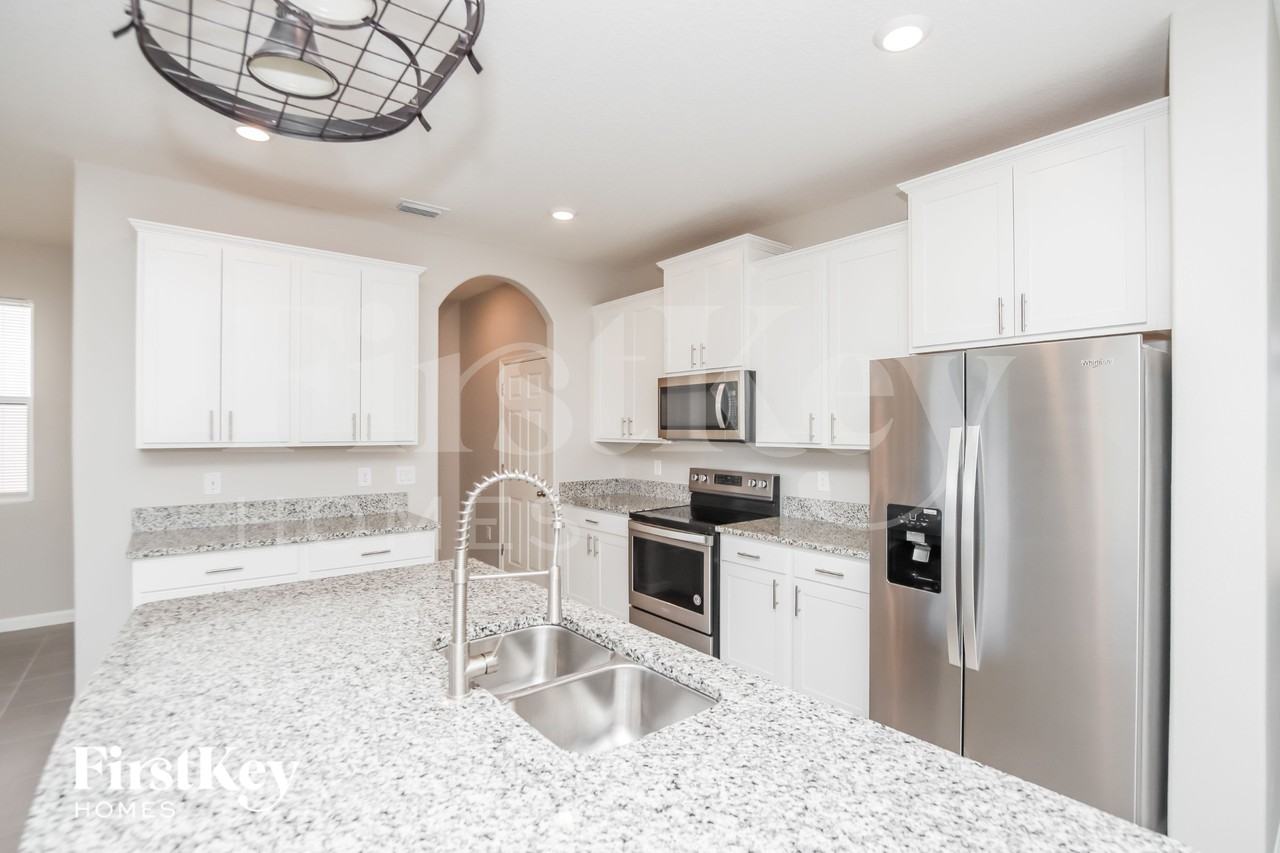 4709 Alligator Flag Cir - Photo 6 of 15