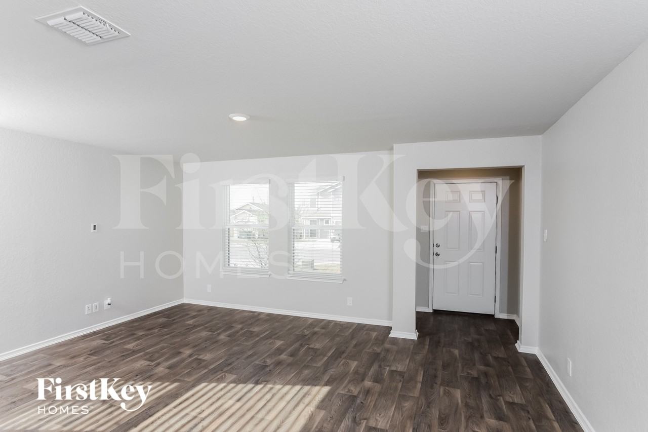 13923 Morgan Ter - Photo 2 of 15