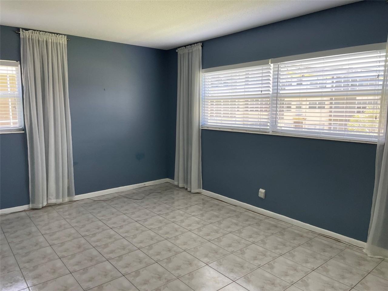 4421 Nw 16th St #G211 - Photo 5 of 11