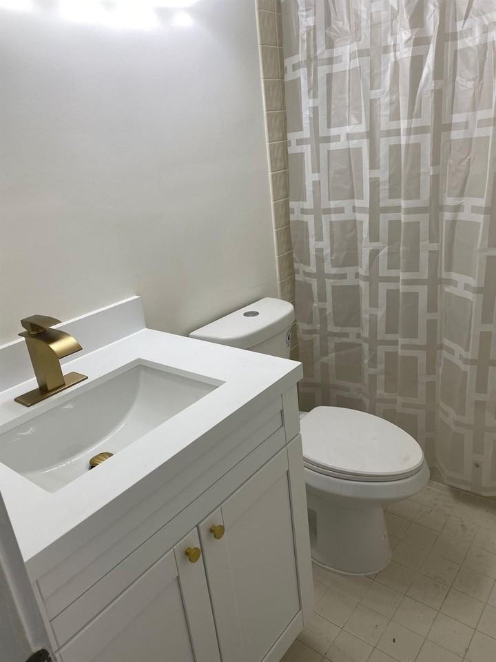 11266 Sw 12th St - Photo 3 of 19