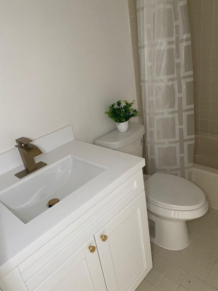 11266 Sw 12th St - Photo 4 of 19