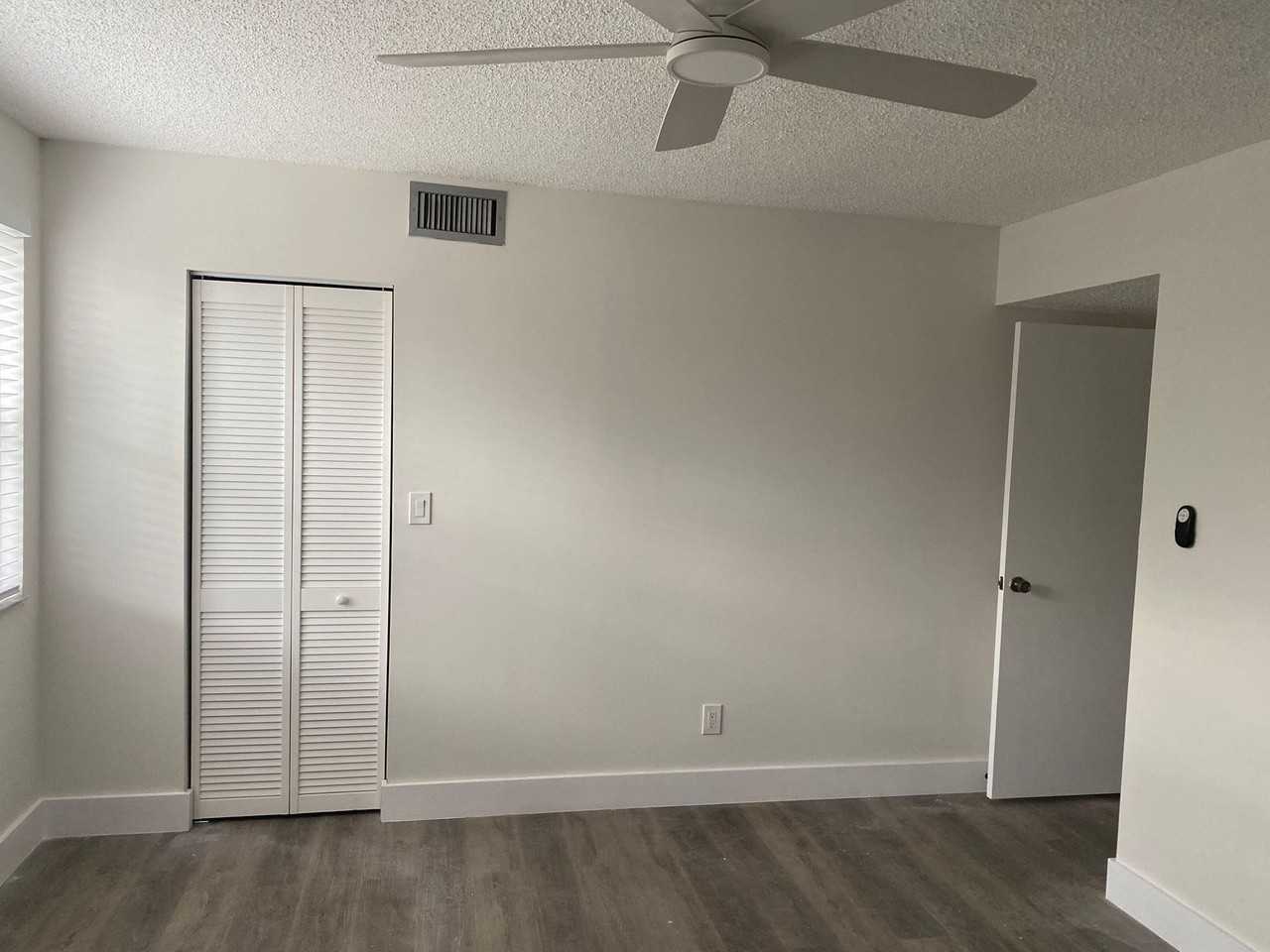 11266 Sw 12th St - Photo 5 of 19