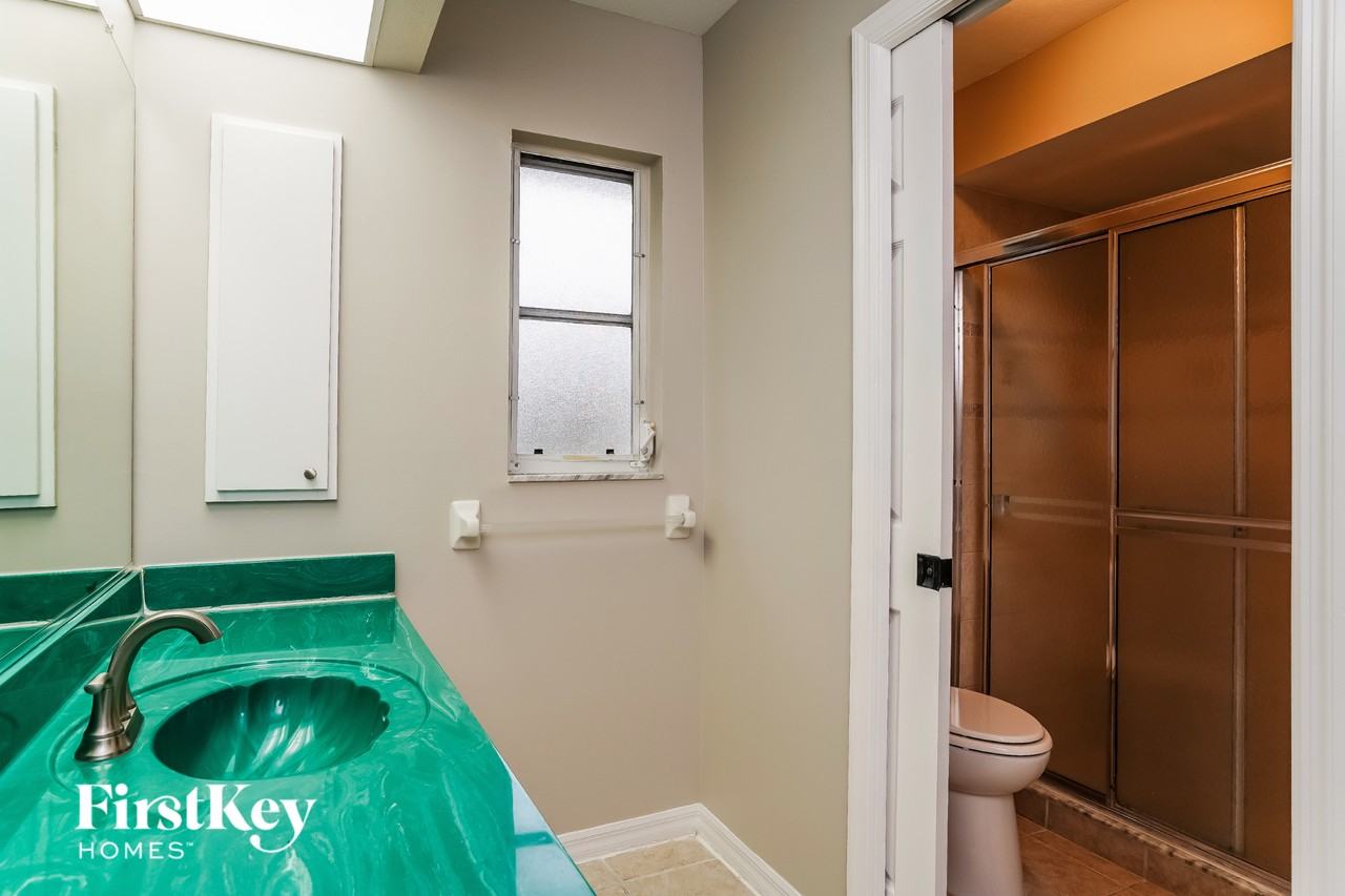 1108 Sw 22nd Ter - Photo 6 of 13