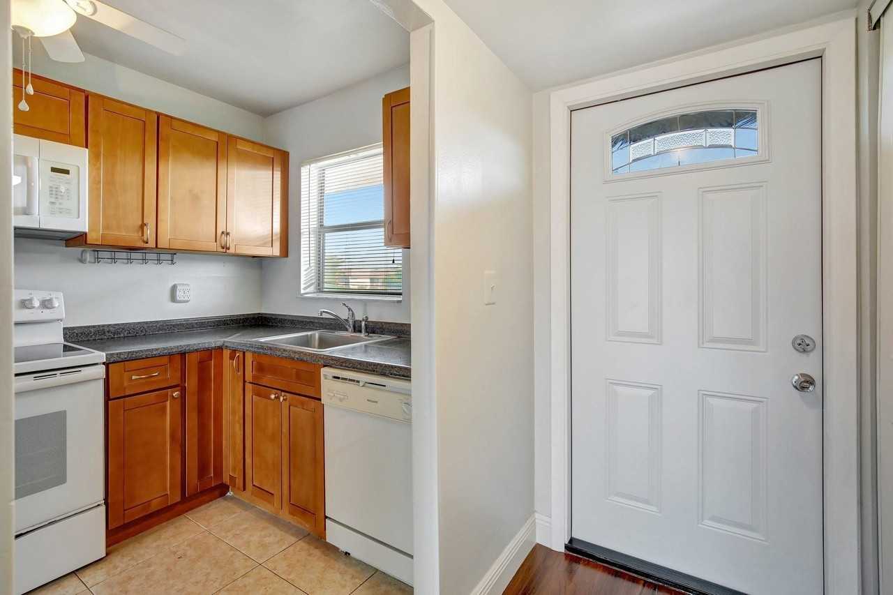 8225 Sunrise Lakes Blvd #303 - Photo 3 of 27