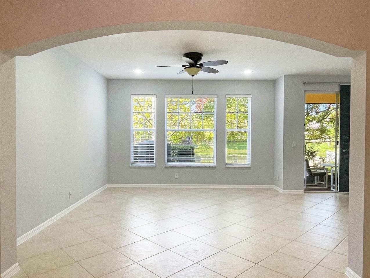 5780 Nw 120th Ave - Photo 4 of 36