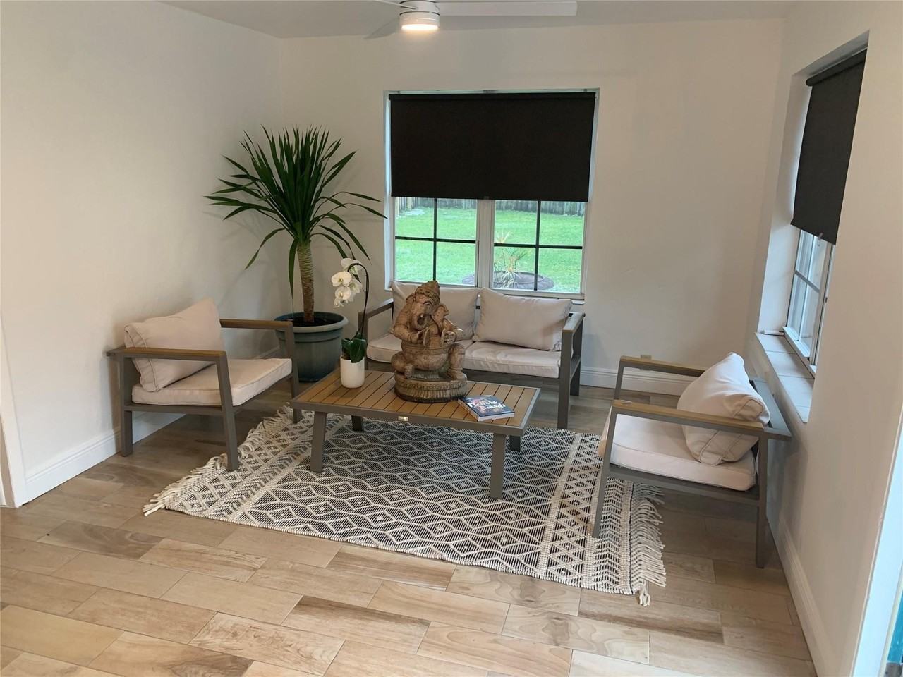 1436 Ne 2nd Ave Unit 2 - Photo 4 of 37