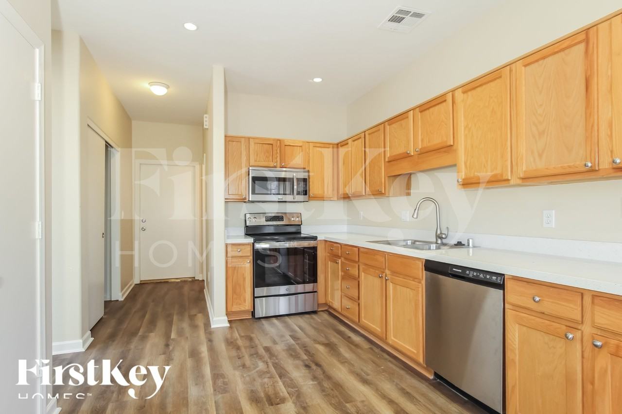 22022 N 29th Dr - Photo 5 of 15