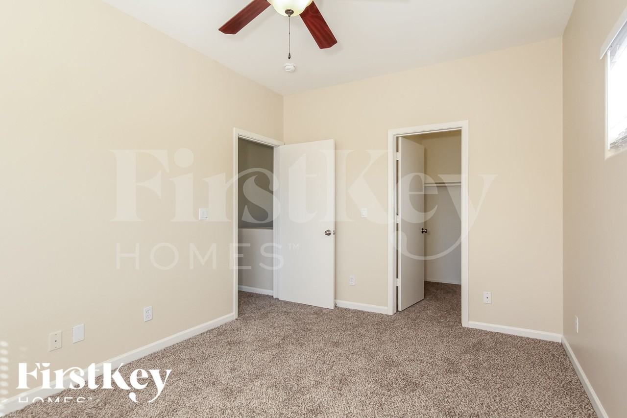 22022 N 29th Dr - Photo 7 of 15