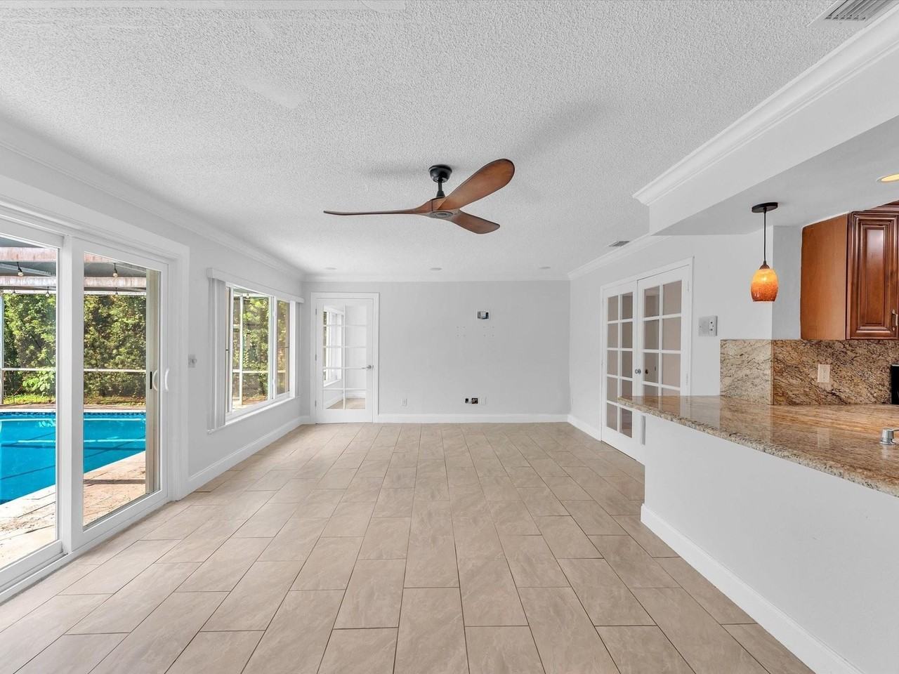 11762 Nw 26th Ct - Photo 4 of 37