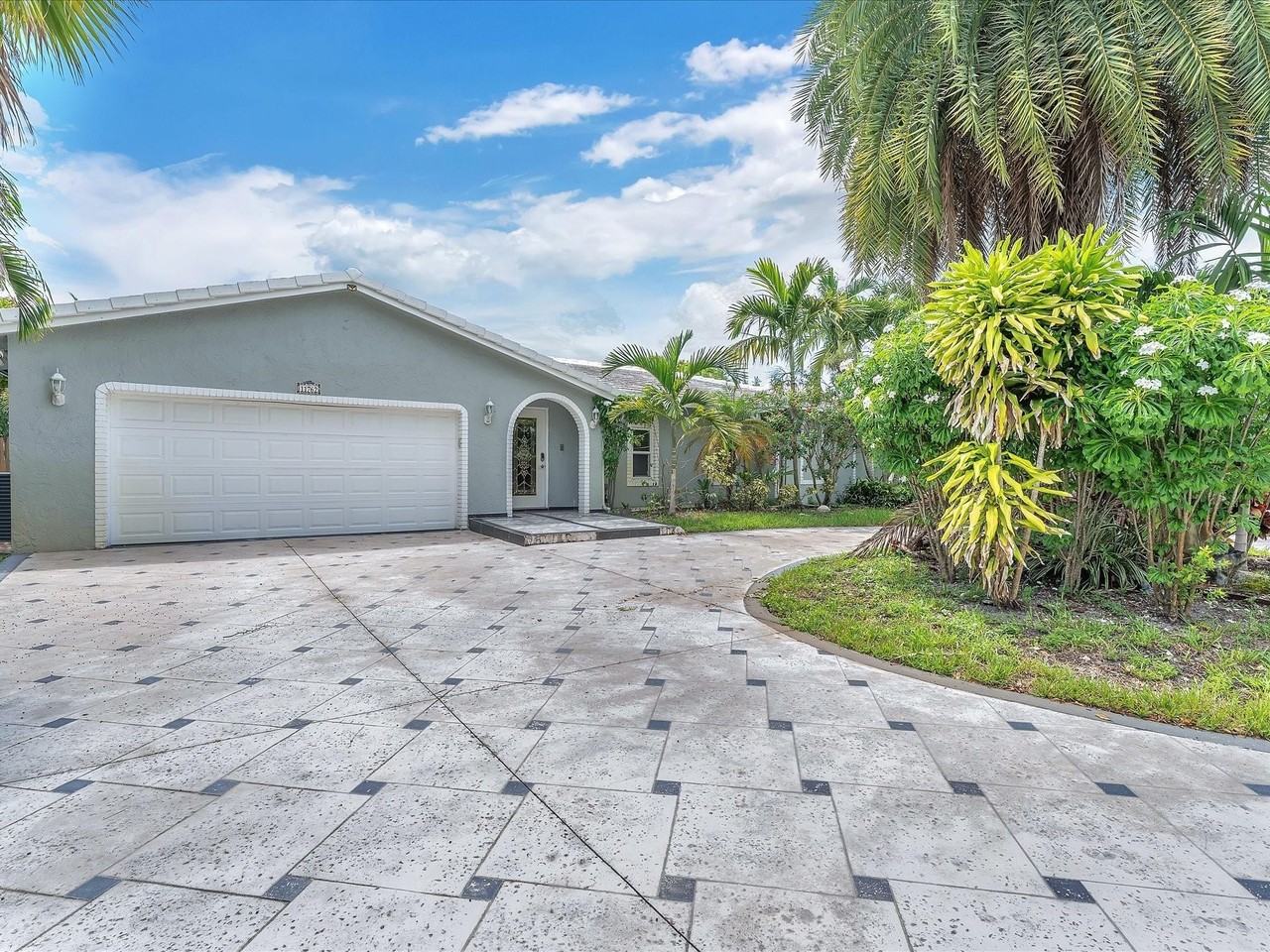 11762 Nw 26th Ct - Photo 5 of 37