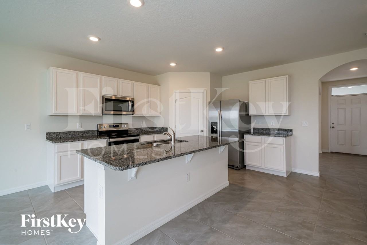 2720 Grandbury Grove Rd - Photo 4 of 15