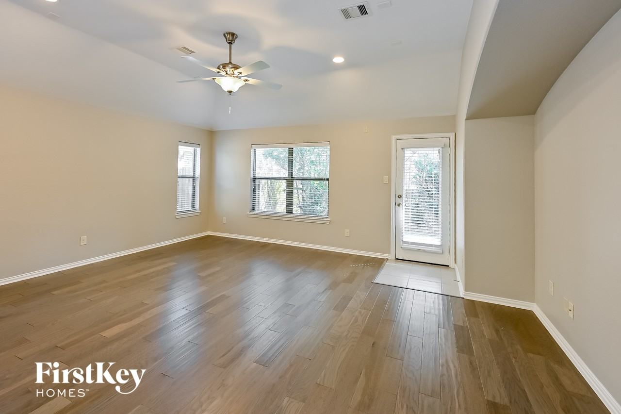 21131 Bastide Ln - Photo 2 of 15