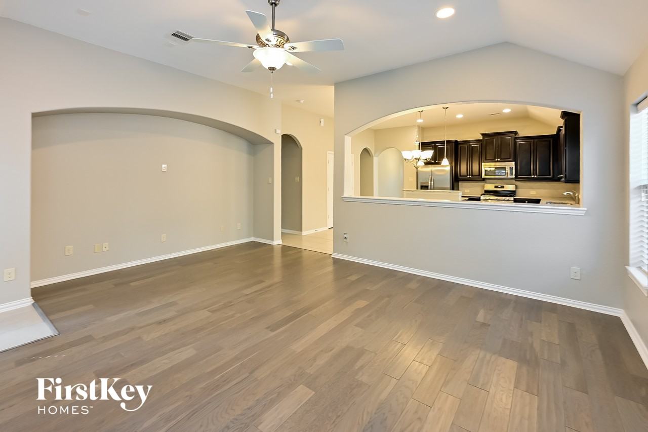 21131 Bastide Ln - Photo 4 of 15