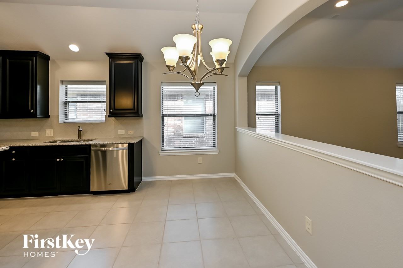 21131 Bastide Ln - Photo 5 of 15