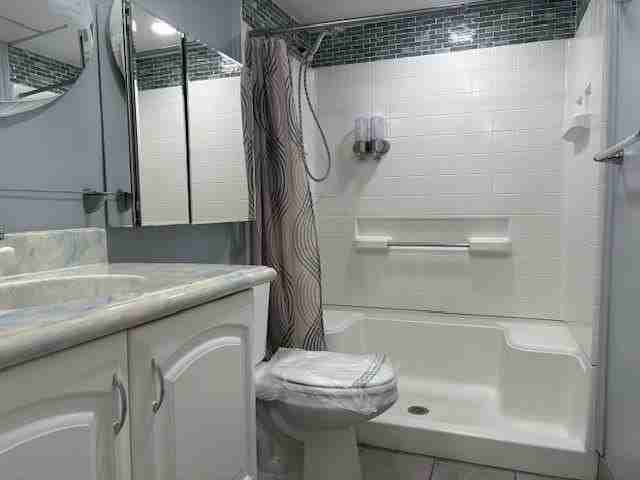 2831 Somerset Dr #106 - Photo 5 of 11