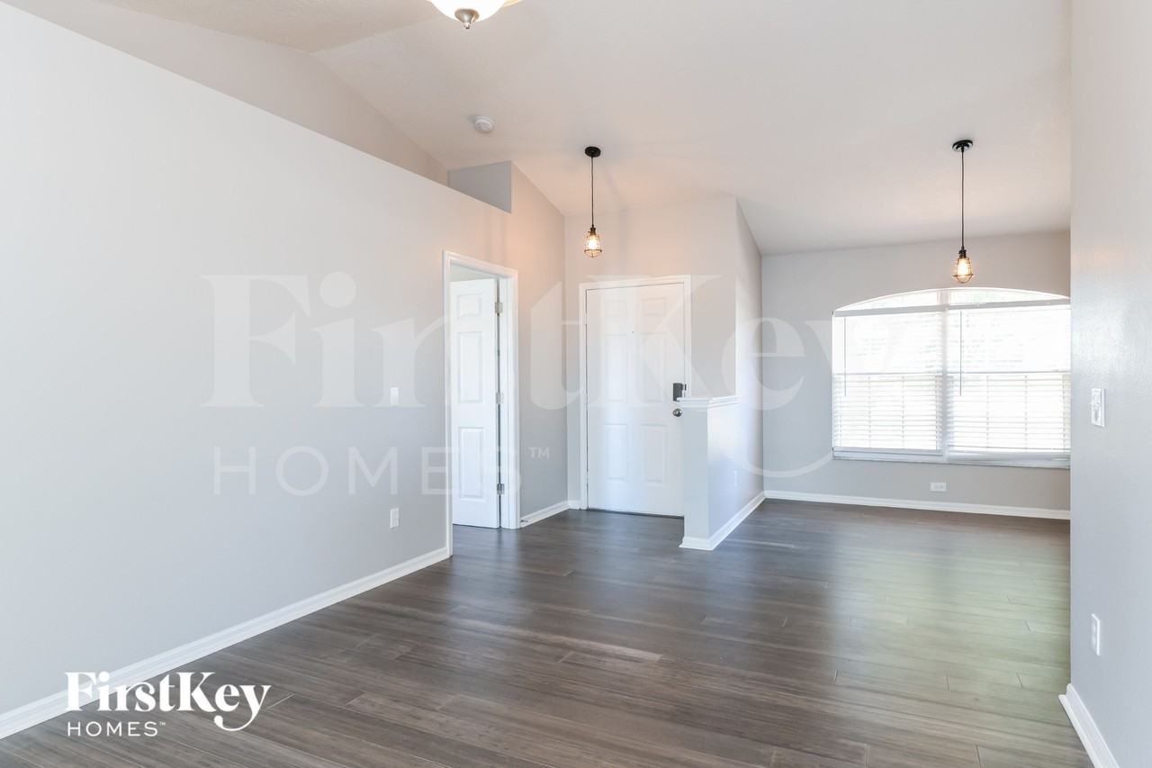 1118 Windy Bluff Dr - Photo 3 of 15