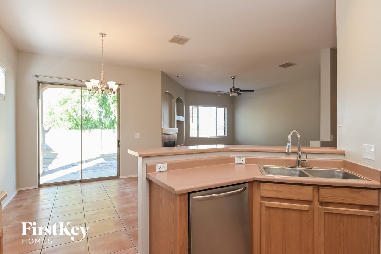 8551 N Rolling River Dr - Photo 6 of 15