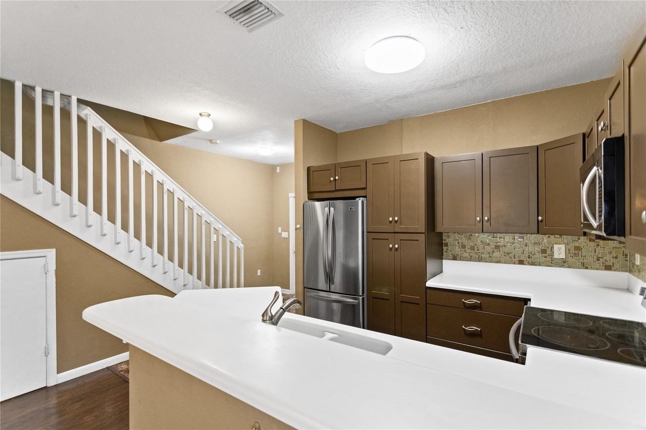 8820 S Isles Cir - Photo 5 of 50