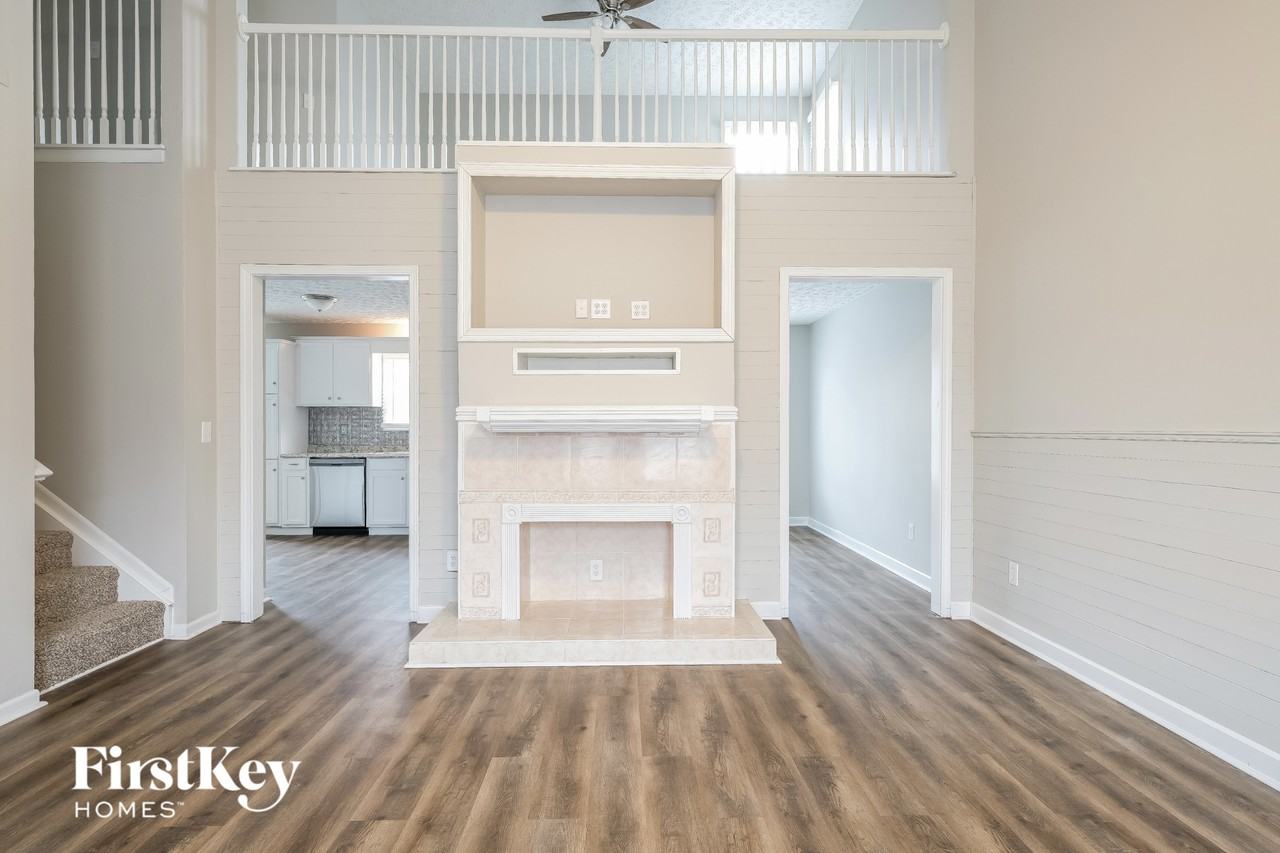 2613 Fernwood Ave - Photo 4 of 15